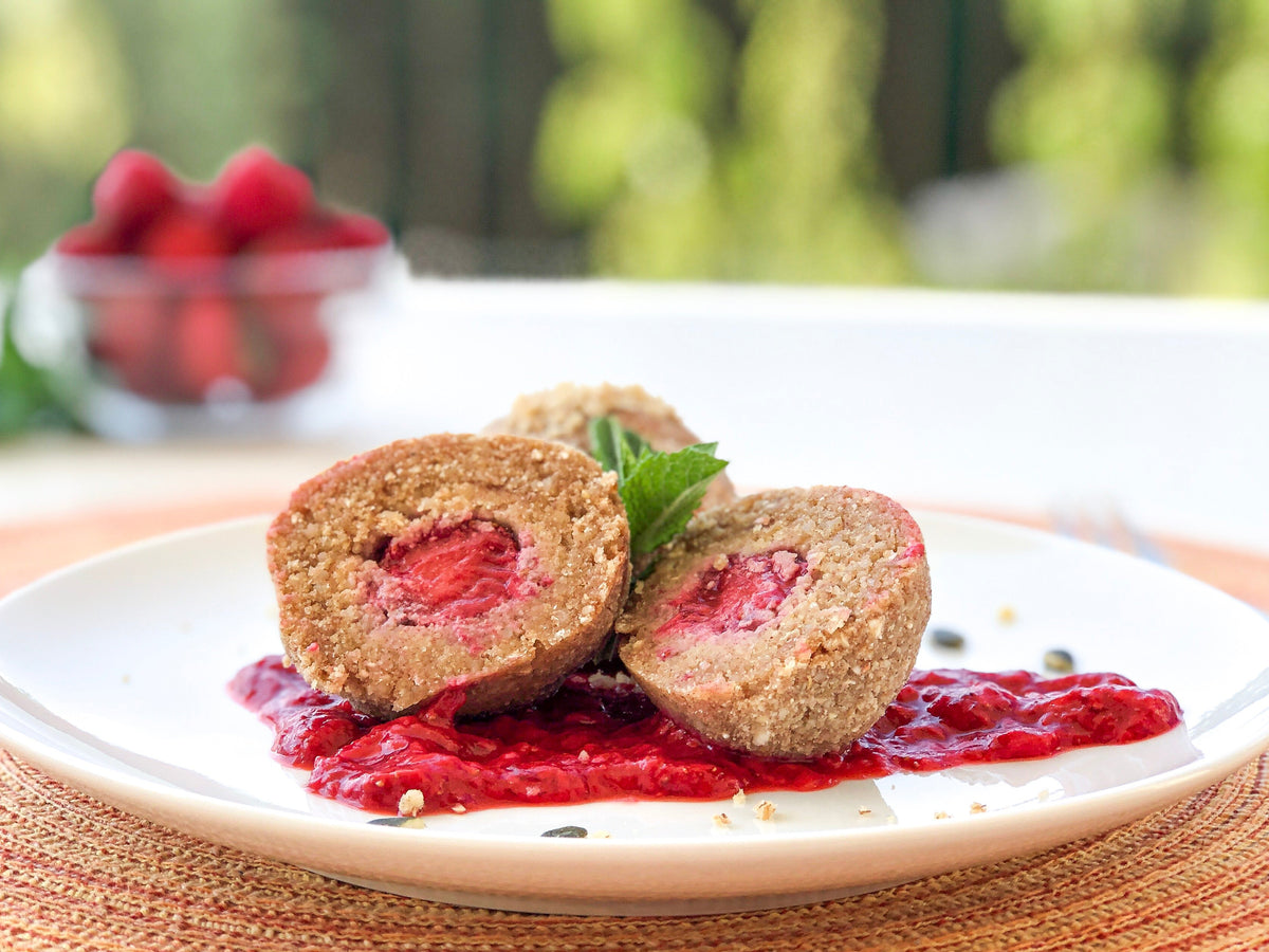 Leckere Rohkost Erdbeerknödel - DATTELBAER