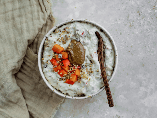 Vegane und zuckerfreie Bärkeim Müsli Bowl - DATTELBAER